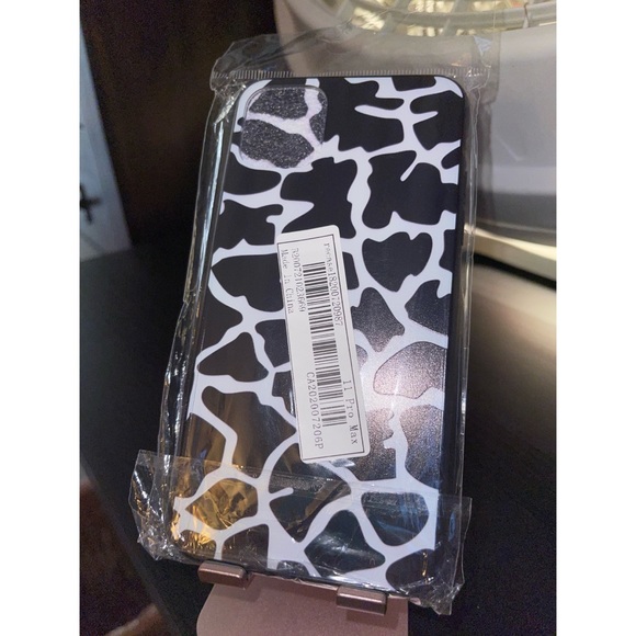Black & White Cow Print iPhone 11 Pro Max Case 🐮 - Picture 13 of 17